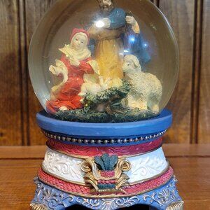 Nativity Scene Musical Snow Globe Plays Oh Holy Night